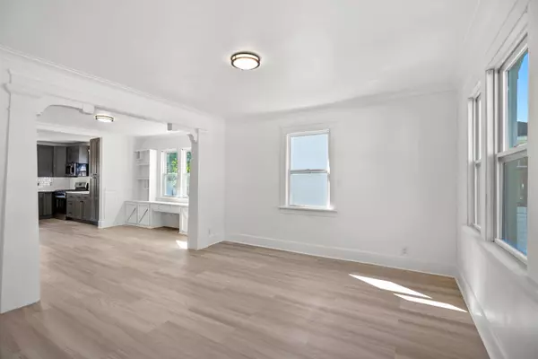 1009 West Lawn, Racine, WI 53405