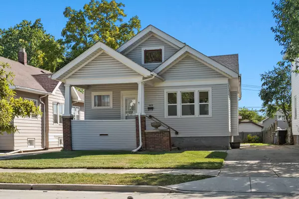 1009 West Lawn, Racine, WI 53405
