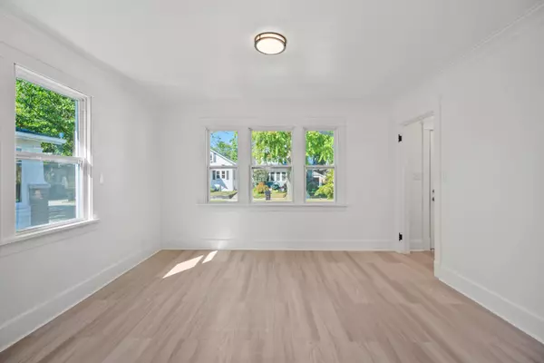 1009 West Lawn, Racine, WI 53405