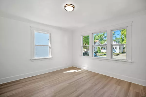 1009 West Lawn, Racine, WI 53405