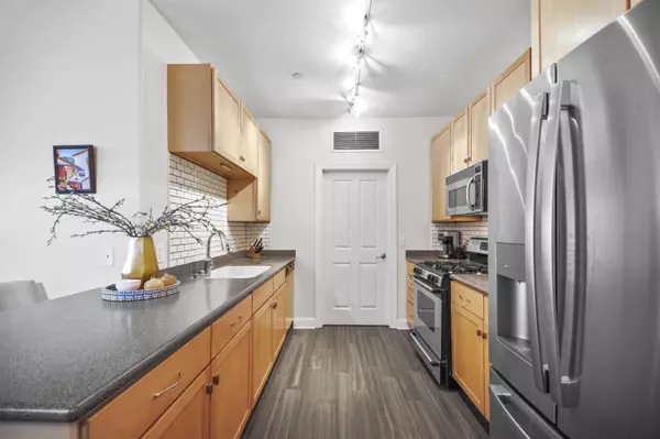 1905 N Water Unit 401, Milwaukee, WI 53202