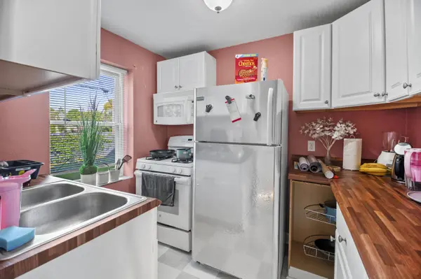 2237 N Hubbard, Milwaukee, WI 53212