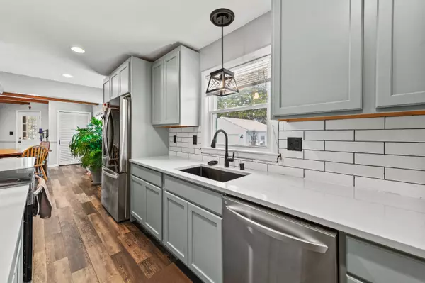 412 E Spooner, Fox Point, WI 53217