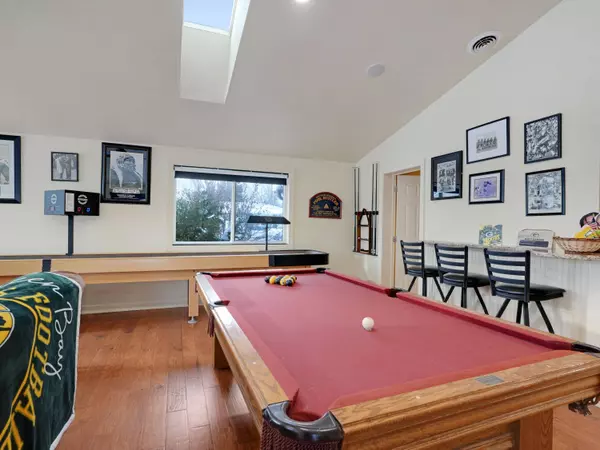 1735 S Oneida, Green Bay, WI 54304