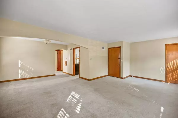 1700 E Menlo, Shorewood, WI 53211