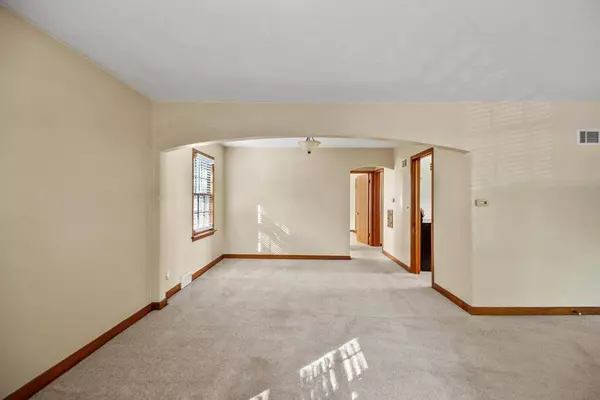 1700 E Menlo, Shorewood, WI 53211