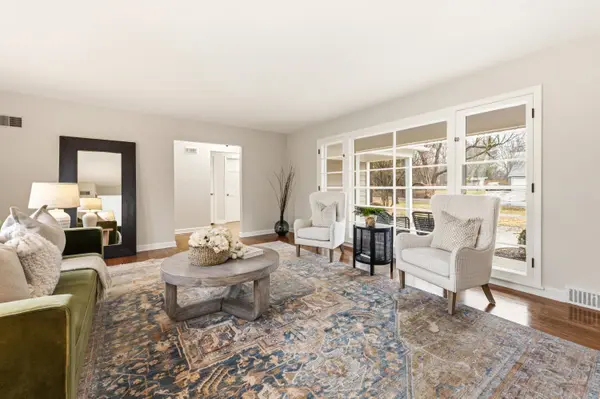800 E Hermitage, Bayside, WI 53217