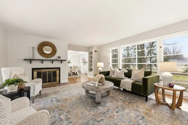 800 E Hermitage, Bayside, WI 53217