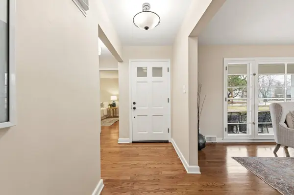 800 E Hermitage, Bayside, WI 53217
