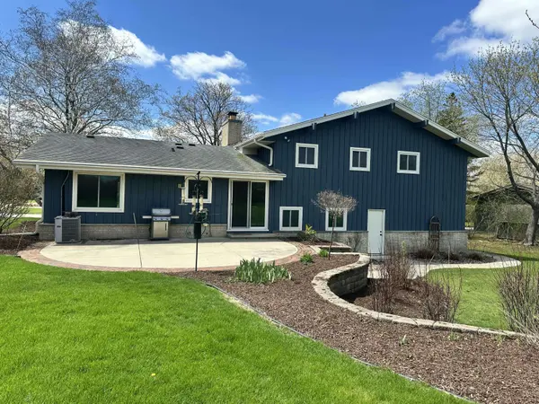 8480 N Indian Creek, Fox Point, WI 53217
