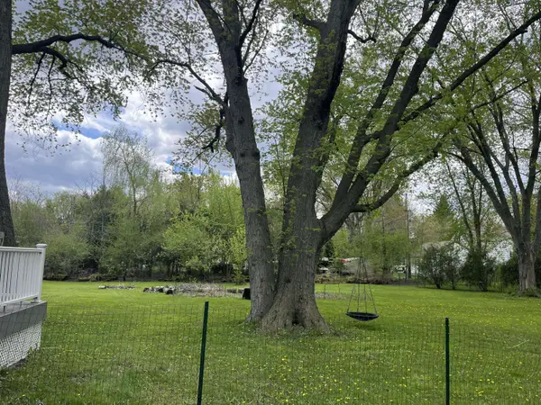 5605 W Pine, Mequon, WI 53092