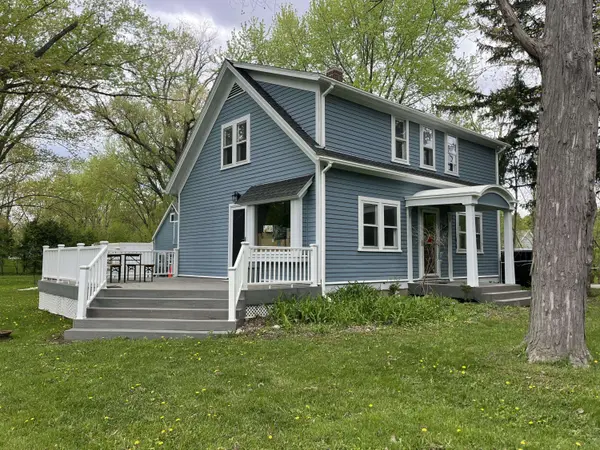 5605 W Pine, Mequon, WI 53092