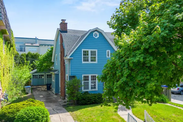 2219 E Belleview, Milwaukee, WI 53211