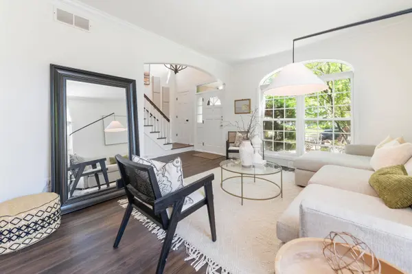 824 E Glen, Whitefish Bay, WI 53217