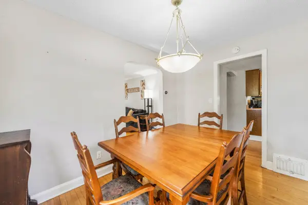 2905 S 95th, West Allis, WI 53227
