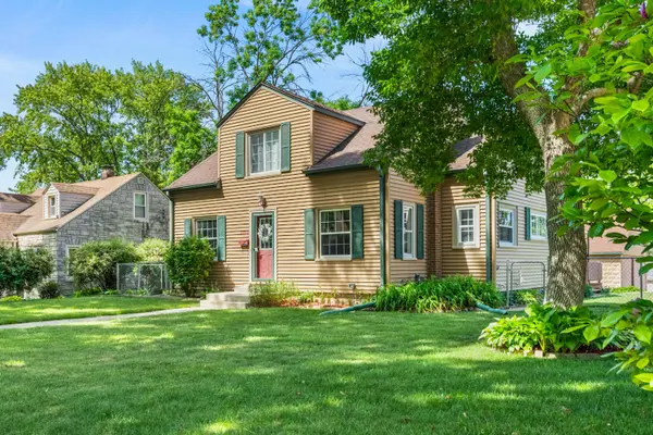 2905 S 95th, West Allis, WI 53227