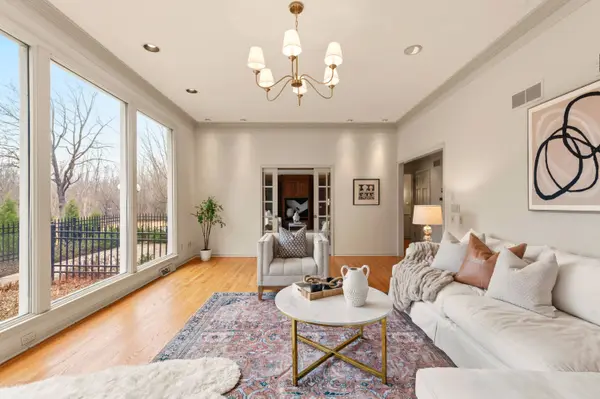 2618 W Lake Park, Mequon, WI 53092