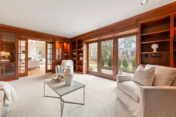 2618 W Lake Park, Mequon, WI 53092