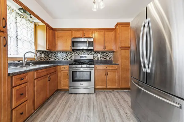7216 W Layton, Greenfield, WI 53220