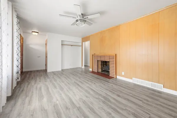 7216 W Layton, Greenfield, WI 53220