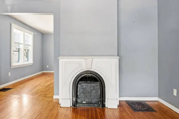 1006 E Land, Milwaukee, WI 53202