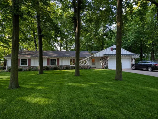 2336 W Green Tree, Glendale, WI 53209