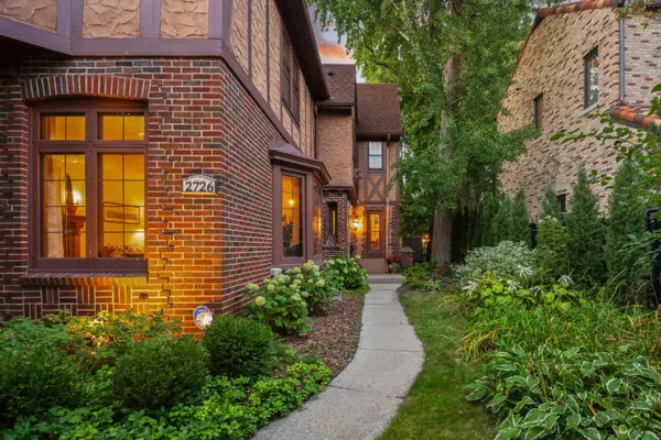 2726 E Shorewood, Shorewood, WI 53211