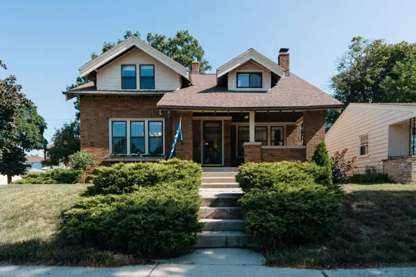 4834 W Wisconsin, Milwaukee, WI 53208