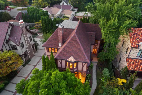 2726 E Shorewood, Shorewood, WI 53211