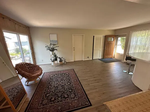 5100 N Idlewild, Whitefish Bay, WI 53217
