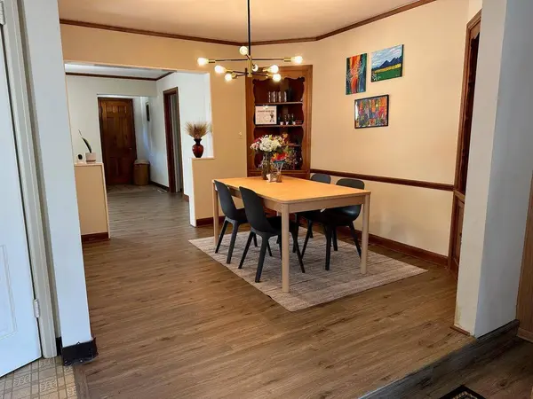 5100 N Idlewild, Whitefish Bay, WI 53217