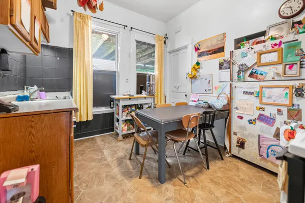 1972 N Farwell, Milwaukee, WI 53202