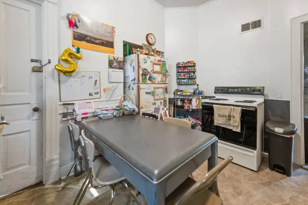 1972 N Farwell, Milwaukee, WI 53202