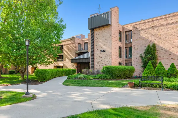 3942 N Oakland Unit 138