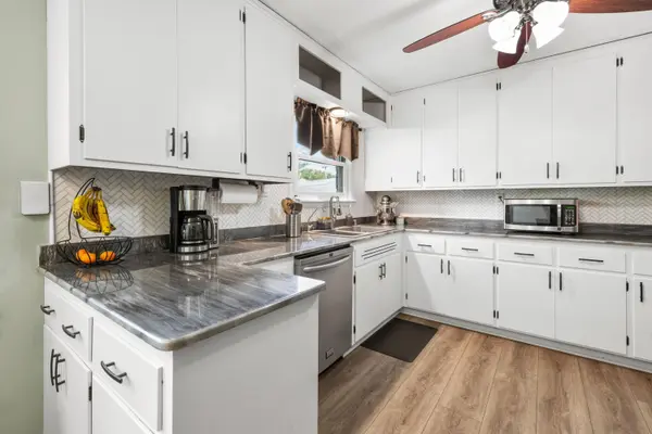 8020 S 68th, Franklin, WI 53132