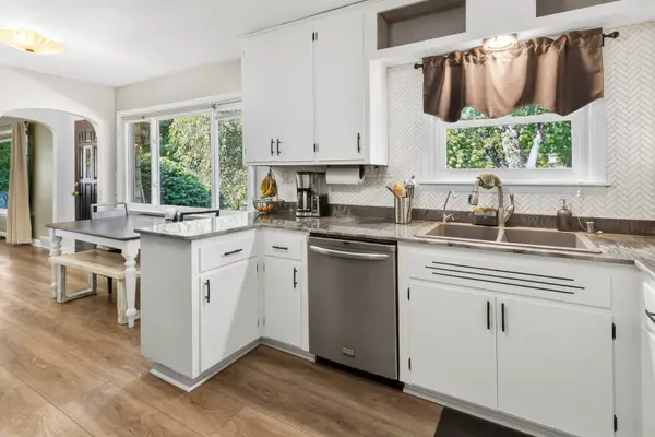 8020 S 68th, Franklin, WI 53132