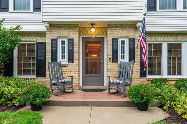 2516 N 90th, Wauwatosa, WI 53226