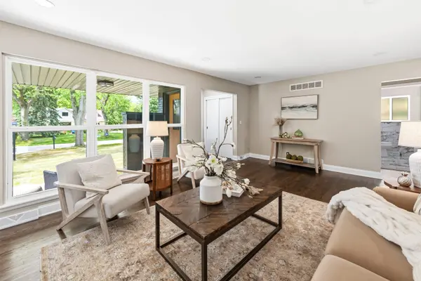 7470 N Navajo, Fox Point, WI 53217