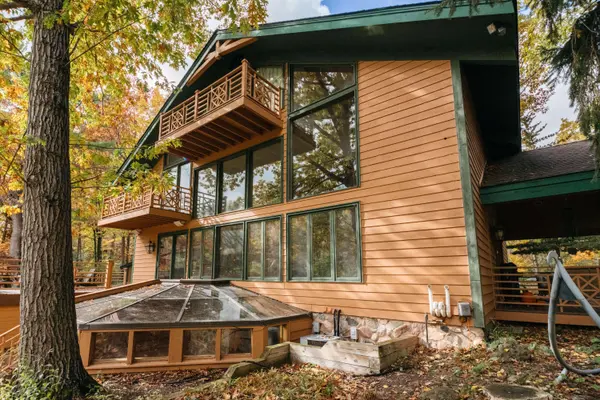9910 N Corey, Mequon, WI 53092