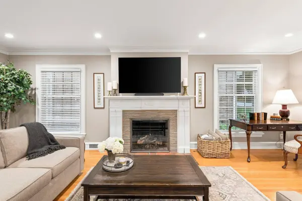 2516 N 90th, Wauwatosa, WI 53226