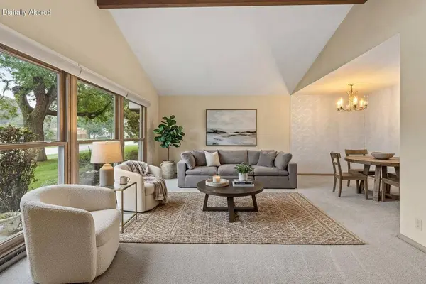 2400 W Rochelle, Glendale, WI 53209