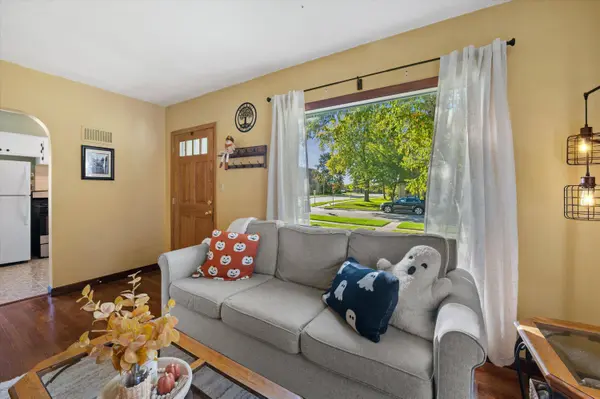 W164N8410 Hiawatha, Menomonee Falls, WI 53051