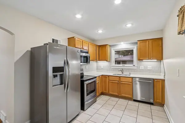 4628 N Hollywood, Milwaukee, WI 53211