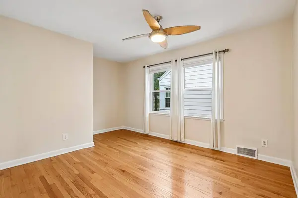 4628 N Hollywood, Milwaukee, WI 53211