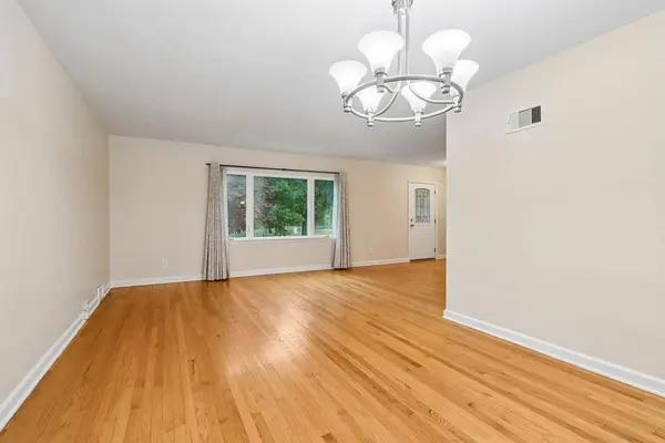4628 N Hollywood, Milwaukee, WI 53211