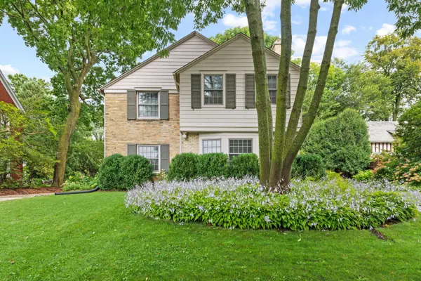 4732 N Wilshire, Whitefish Bay, WI 53211