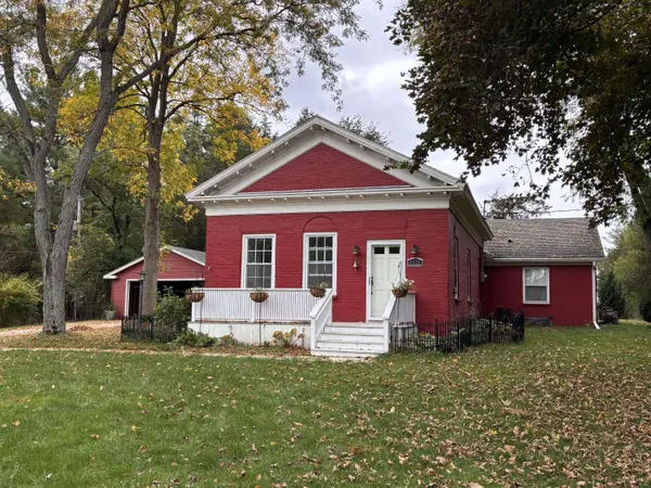 1123 S Utica, Summit, WI 53066