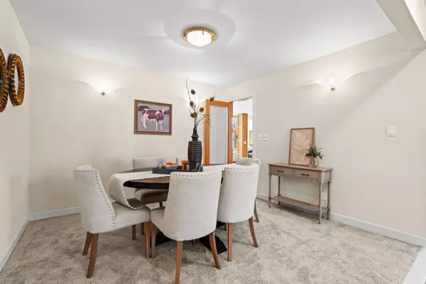 9636 N Lamplighter, Mequon, WI 53092