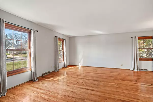 5300 S 24th, Milwaukee, WI 53221