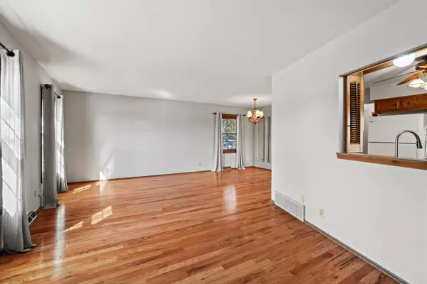 5300 S 24th, Milwaukee, WI 53221